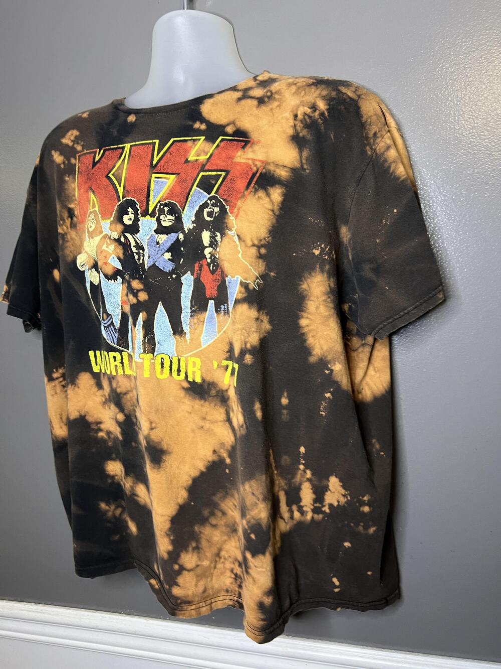 KISS Shirt Mens 2XL Black Bleach Tie Dye World Tour '77 Graphic Band Tee Rock - Picture 4 of 7